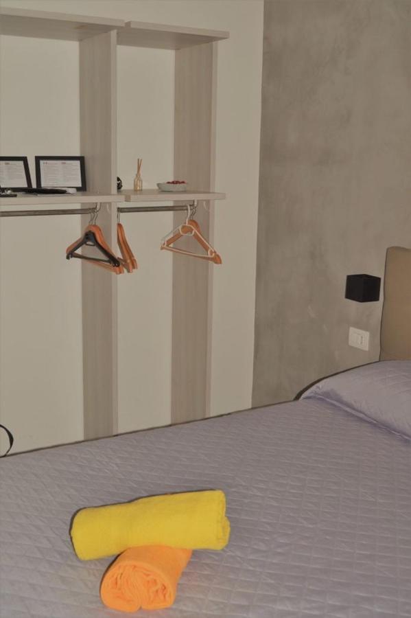 Bed and Breakfast Napoli Via Toledo Esterno foto